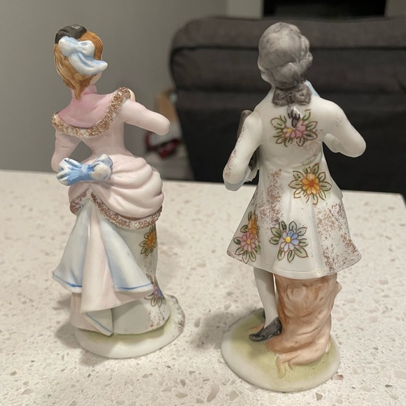 Vintage Lefton China Figurines Man and Woman hand painted KW2723 - Picture 2 of 3